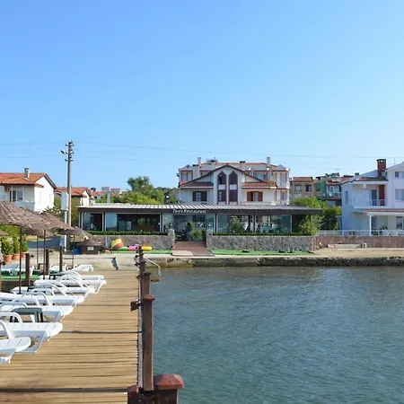 Ezer Hotel